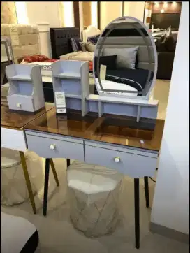Meja rias aesthetic