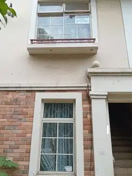 TOWNHOUSE TAMAN AYU SEMI FURNISHED LIPPO KARAWACI TANGERANG - LID