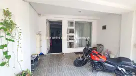Rumah 3 Lantai Cocok Dibangun Sebagai Kost di Blok A Kebayoran Baru