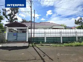 Rumah Hook 1,5 Lantai Taman Kedoya Baru Bersih dan Terawat - LT 288m2