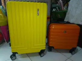 Di jual 2 koper kabin / fiber size cukup besar dan kecil