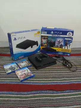 PlayStation 4 Slim hadir dengan tiga game