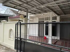 Rumah Kontrakan Bagus luas di griya loka, sektor 1.2, BSD