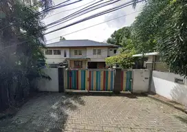 Rumah 2 Lantai di Pondok Labu Cilandak, Hanya 6 Menit ke Tol Andara