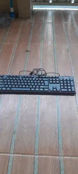 Jual keyboard warna hitam gak bisa jauh-jauh