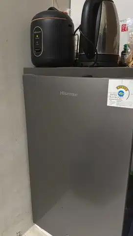 Kulkas Hisense second