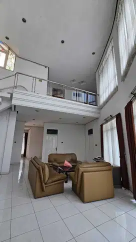 Rumah Sewa Cipaganti 2 lantai