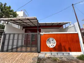 Rumah Baru Siap Huni Posisi Hook di Taman Surya