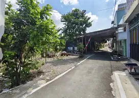 Tanah barat kampus ums