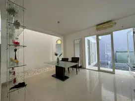 JUAL.RUMAH SEMI FURNISH MINIMALIS PAKUWON CITY