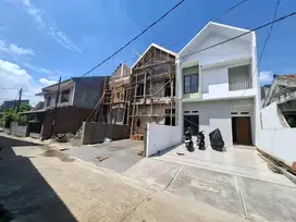 Rumah 2 lantai 3kt 3km sisa 1 unit tdk banjir galaxy bekasi