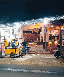 DISEWAKAN STANT PKL Raya Lontar