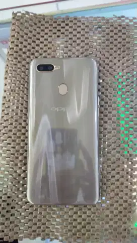 Oppo A7 4gb Resmi