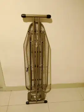 Meja strikaan bagus