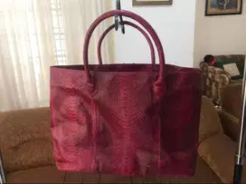 Tas kulit Hewa Bora
