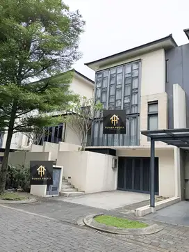 Disewakan atau Dijual Rumah Mewah di Nava Park BSD City Tangerang