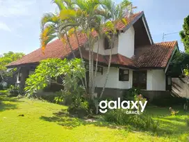 RUMAH STYLE EROPA DI TUKAD YEH SUNGI RENON DENPASAR, BALI