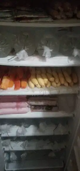 Freezer 6 susun pemakaian 2 th merk Aqua 1,2 ambil di tempat