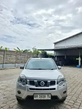 Xtrail 2014 2.0 matic. Km 100rb