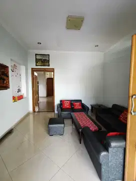 Rumah Lux Taman Luas dan Lokasi Strategis di Jl. Dr. Hatta, Cipaganti