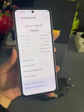 SAMSUNG Z FLIP 3 RAM 8/128GB ORIGINAL SEIN NORMAL 

TAMPILAN MEWA
