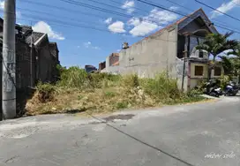 Tanah tepi jalan kampus ums solo