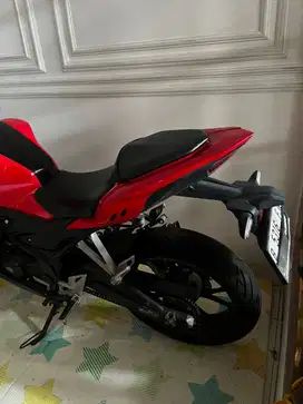 JUAL CEPAT! Motor Honda CBR 150R 2022 – Merah & Hitam. BARANG BAGUS!