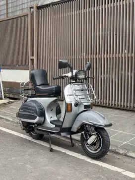 VESPA PX EXCLUSIVE II TAHUN 2002 (Aksesoris mewah)
