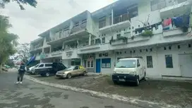dijual kontrakan dan tempat usaha aktiv income760jt/thn Soekarno Hatta