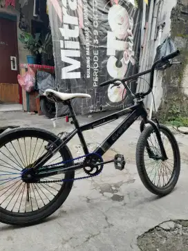 Sepeda BMX Siap pAkai