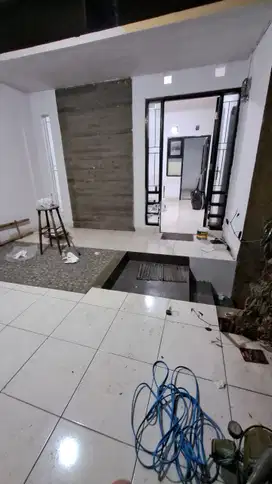 Disewakan rumah habis renov  di sariwangi