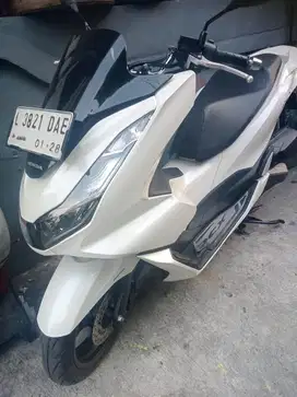 Honda pcx 2022 bekas km 6 ribuan
