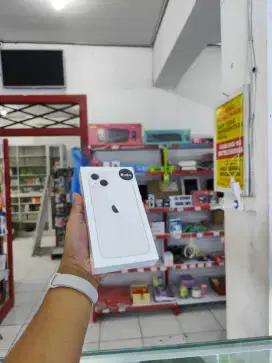 Iphone 13 128 putih