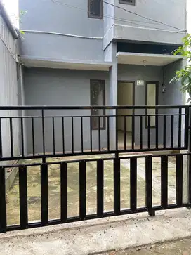 Di kontrakan rumah 2 lantai khusus Keluarga Muslim