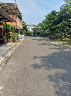 Rumah 4 Kamar Full Furnished Shm Di Cluster Bavaria Modernland