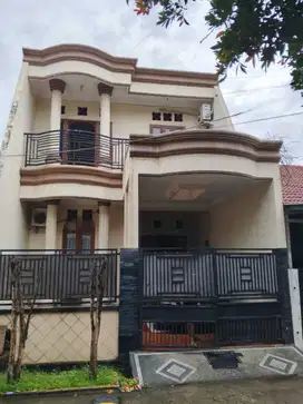 JUAL CEPAT! Rumah 2 Lantai di Komplek Bintara Dekat ke Stasiun Cakung