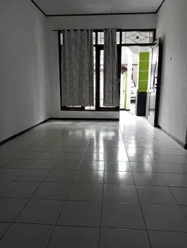 Dikontrakan rumah nyaman di Taman cibaduyut indah