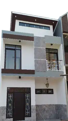 Rumah Mewah 2 Lantai Siap Huni Strategis di Matraman JakTim (Tsamara)