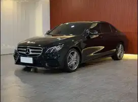Mercedes Benz E300 AMG Line 2.0 AT Tahun 2017