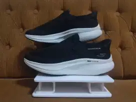 Skechers Slip-Ins Go Walk Max Walker