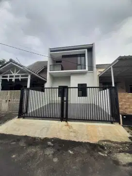 Rumah 2 lantai siap huni Regency Melati Mas Serpong Tangerang Selatan