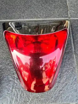 Lampu Belakang Tail Gate Vespa Matic Primavera atau Sprint