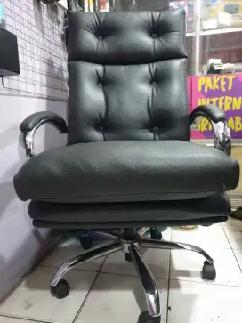 Kursi direktur mewah