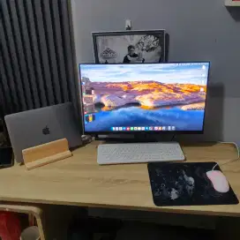 MacBook Air 2020 dan Monitor