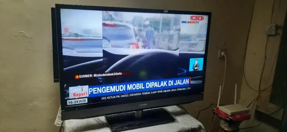 Tv merk Toshiba  32inch bagus murah