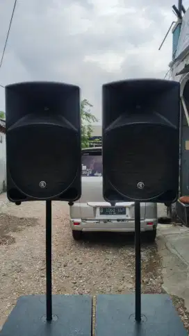 Speaker Aktif Mackie Thump15 1000W 15 Powered LoudspeakerOverview