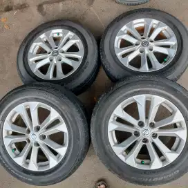 Velg original Nissan Xtrail ring 17 pcd 5x114,3 ban 225/65 R17 4pcs