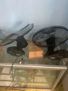 SALE BARANG2 BERKAS SEMUANYA DI JUAL MURAH