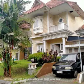 Rumah Bagus furnish komplek Kota baru parahyangan