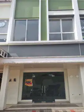 Disewakan Ruko Faraday Gading Serpong free parking